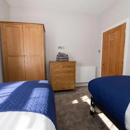 Holiday home Breakspeare House