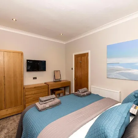 Breakspeare House בית נופש *